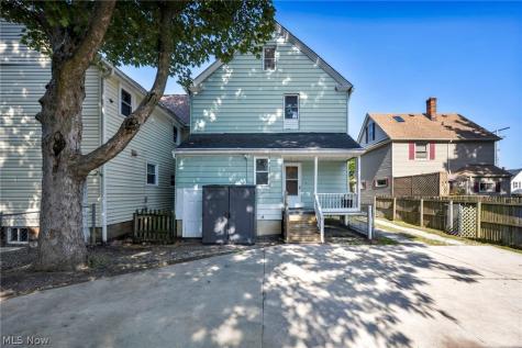 1559 Hopkins Avenue Lakewood OH 44107