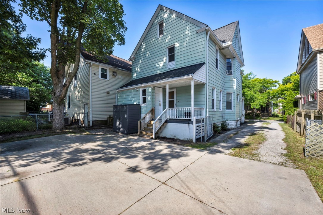 1559 Hopkins Avenue Lakewood OH 44107