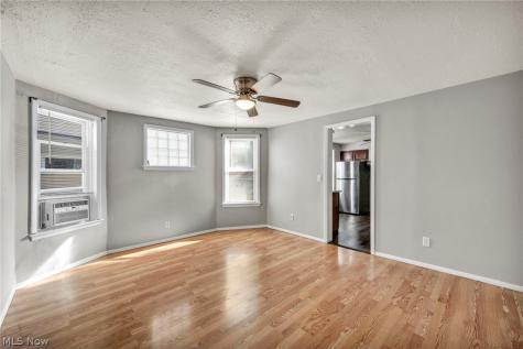 1559 Hopkins Avenue Lakewood OH 44107
