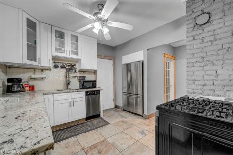 2066 Bunts Road Lakewood OH 44107