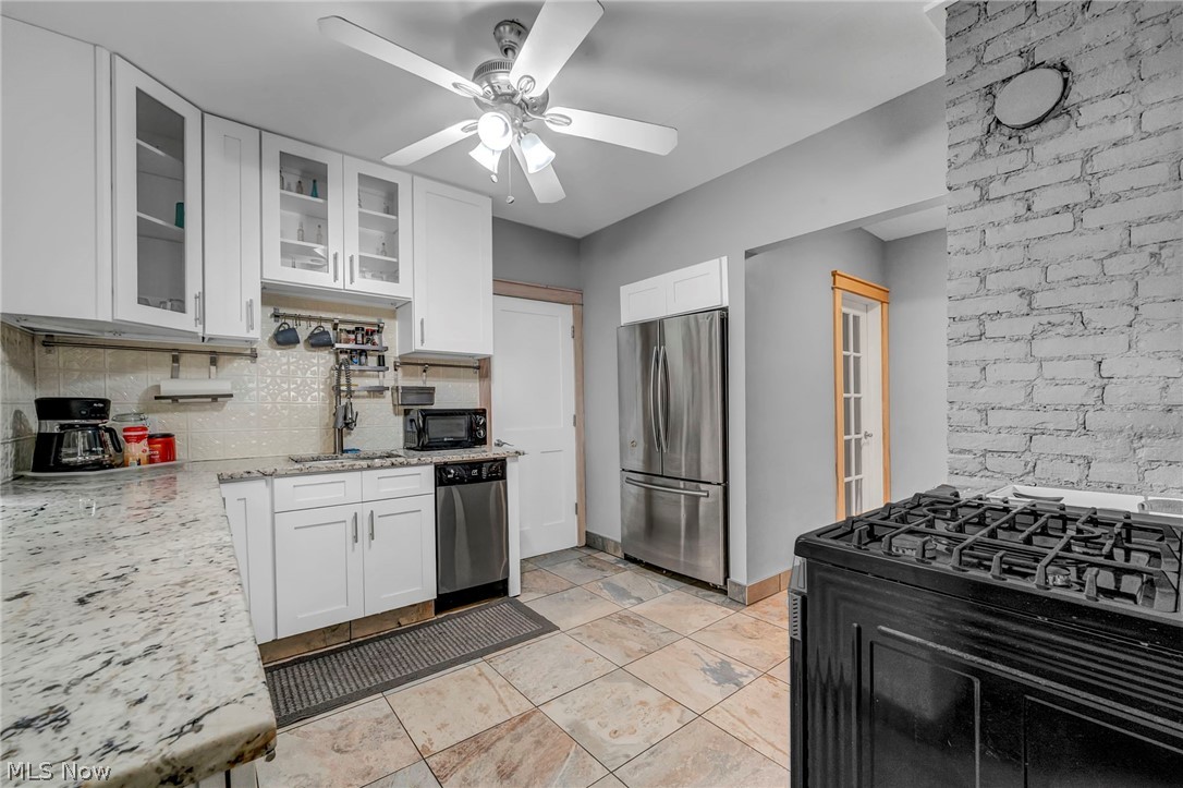 2066 Bunts Road Lakewood OH 44107