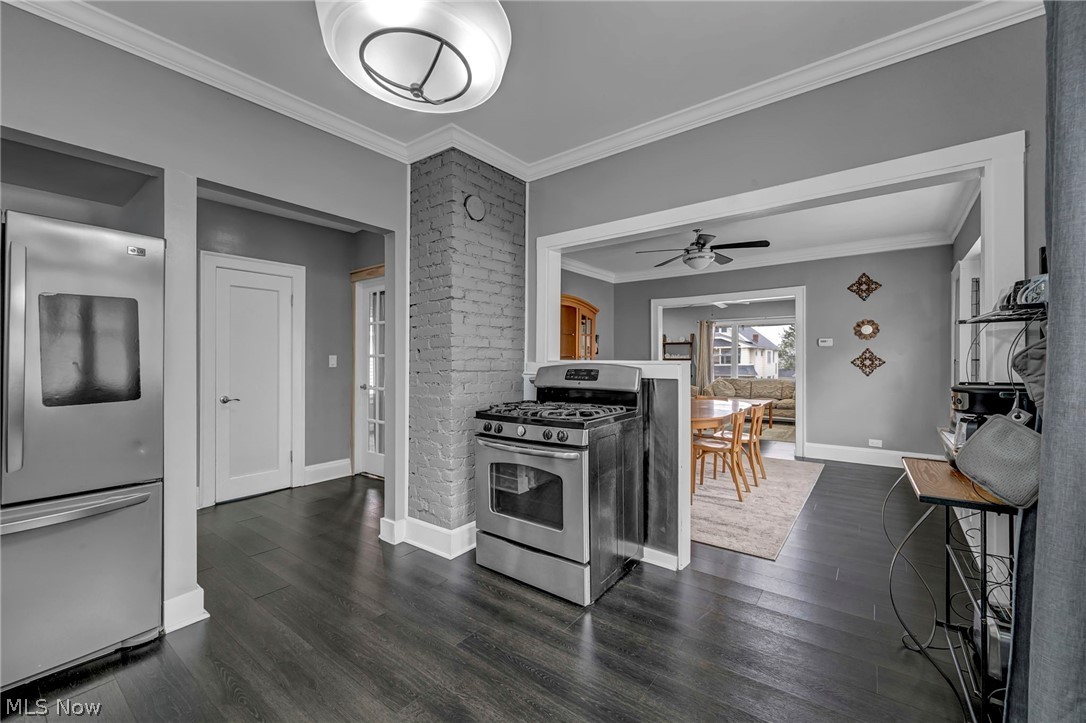 2066 Bunts Road Lakewood OH 44107