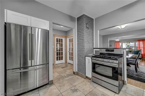 2066 Bunts Road Lakewood OH 44107