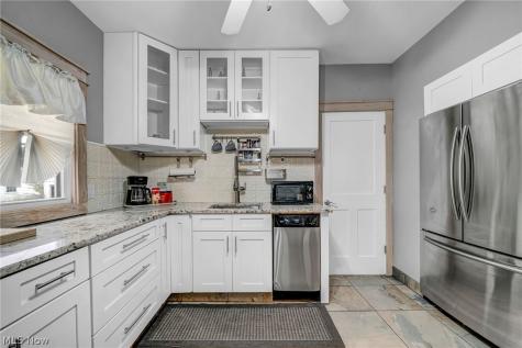 2066 Bunts Road Lakewood OH 44107