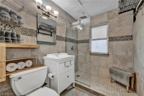 2066 Bunts Road Lakewood OH 44107
