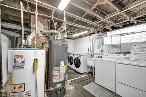 2066 Bunts Road Lakewood OH 44107