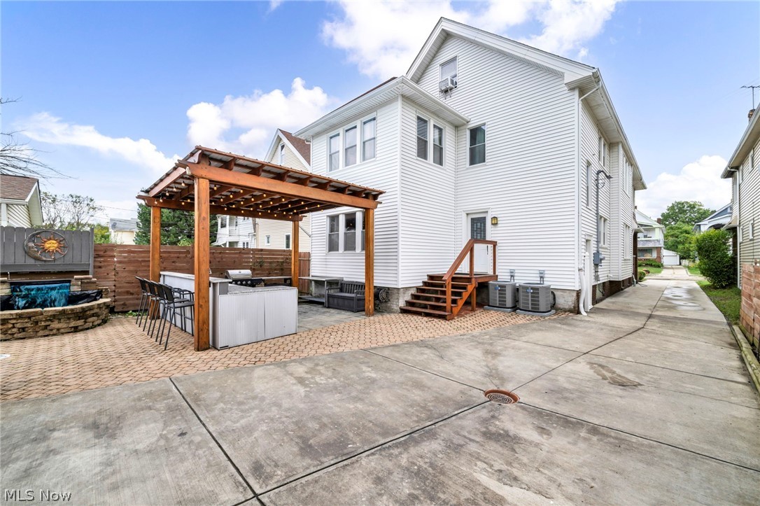 2066 Bunts Road Lakewood OH 44107