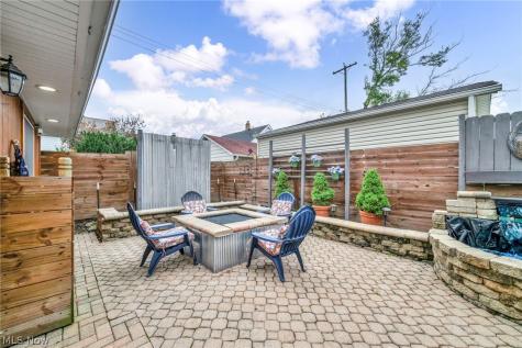 2066 Bunts Road Lakewood OH 44107
