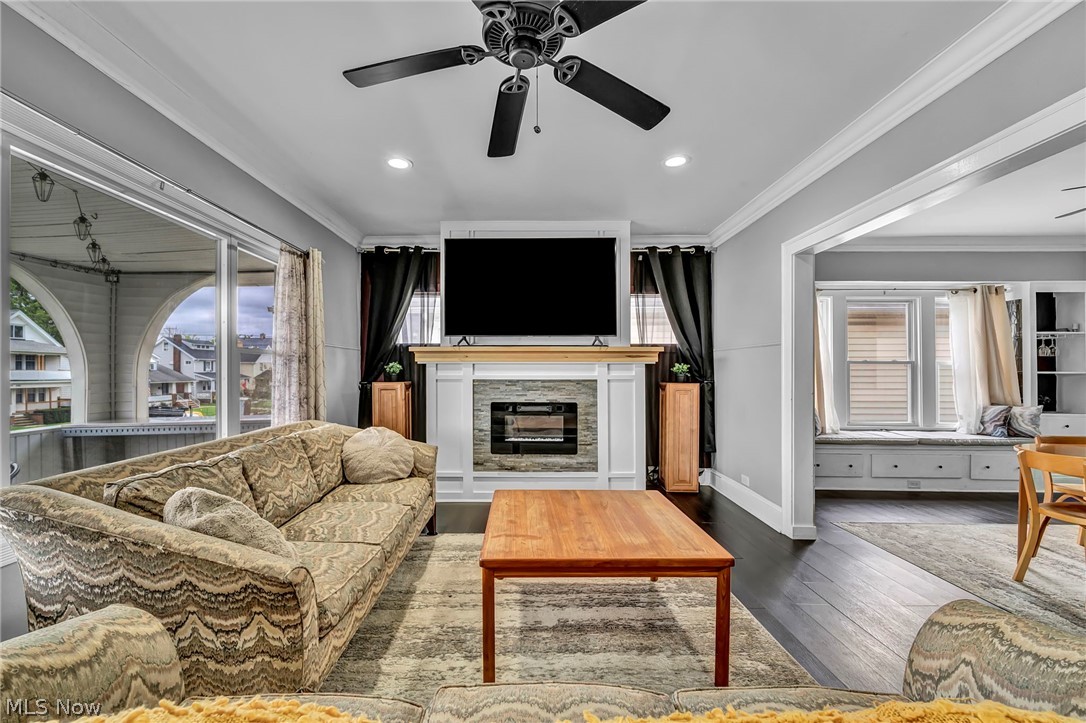 2066 Bunts Road Lakewood OH 44107