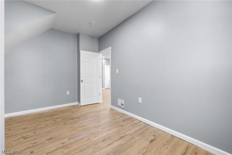 3929 Riverside Avenue Cleveland OH 44109