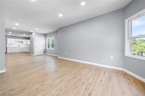 3929 Riverside Avenue Cleveland OH 44109