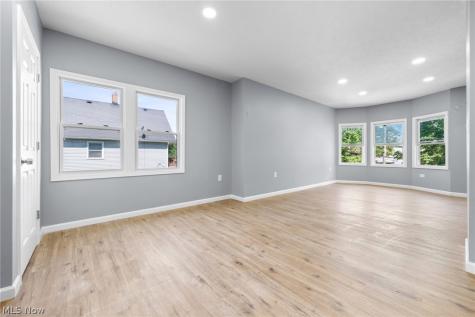 3929 Riverside Avenue Cleveland OH 44109