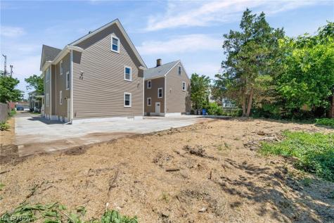 3929 Riverside Avenue Cleveland OH 44109