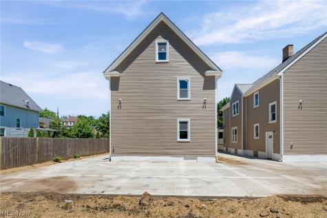 3929 Riverside Avenue Cleveland OH 44109