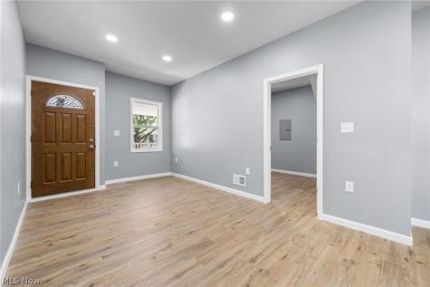 3929 Riverside Avenue Cleveland OH 44109