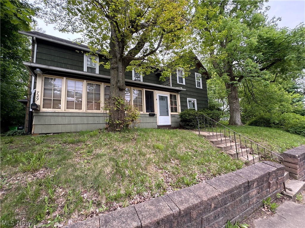 727 Wooster Road N Barberton OH 44203