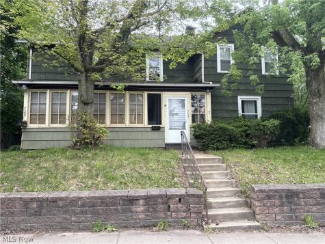 727 Wooster Road N Barberton OH 44203