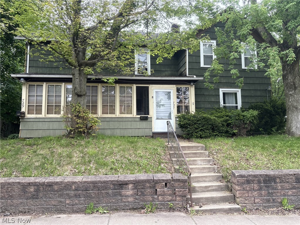 727 Wooster Road N Barberton OH 44203