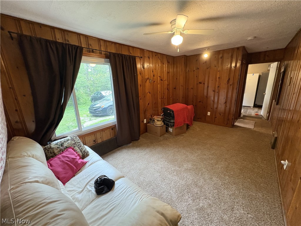 727 Wooster Road N Barberton OH 44203