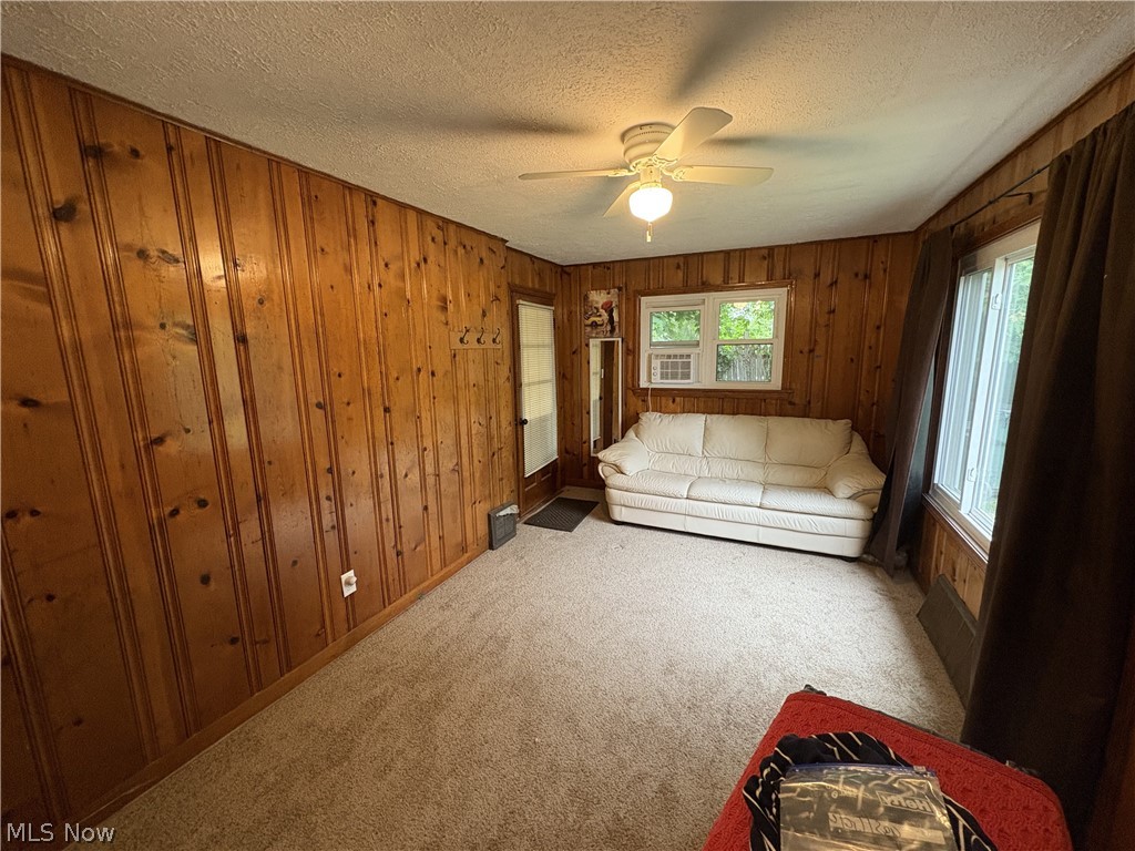727 Wooster Road N Barberton OH 44203