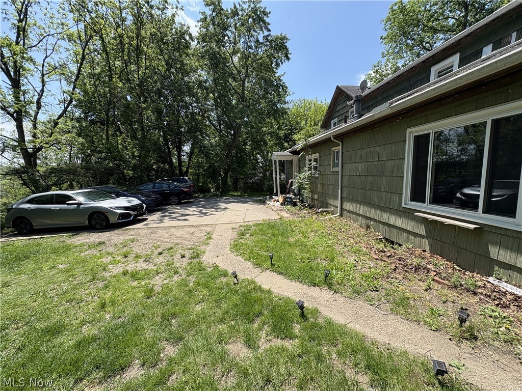 727 Wooster Road N Barberton OH 44203