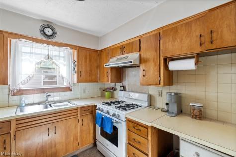 2041 15th Street Cuyahoga Falls OH 44223