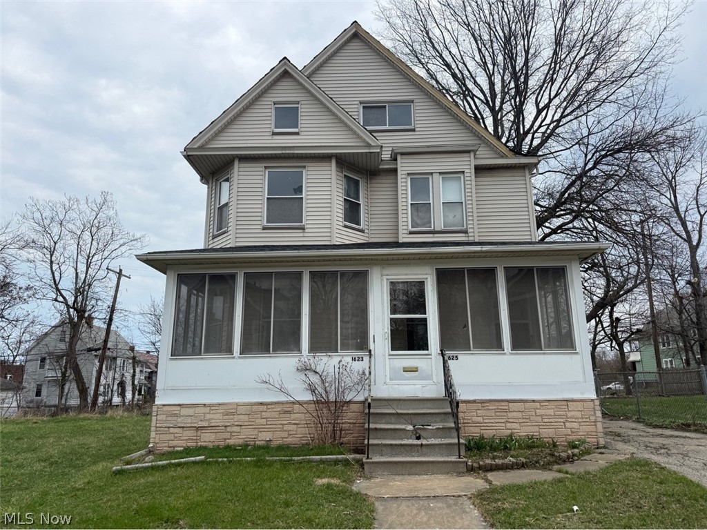 1623 Elsinore Avenue East Cleveland OH 44112