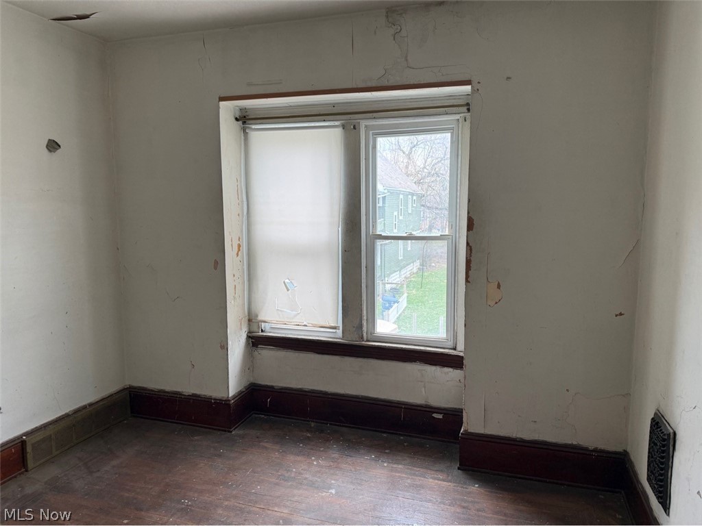 1623 Elsinore Avenue East Cleveland OH 44112
