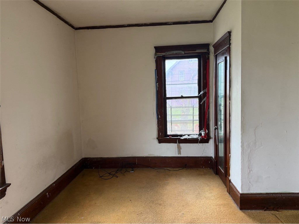 1623 Elsinore Avenue East Cleveland OH 44112