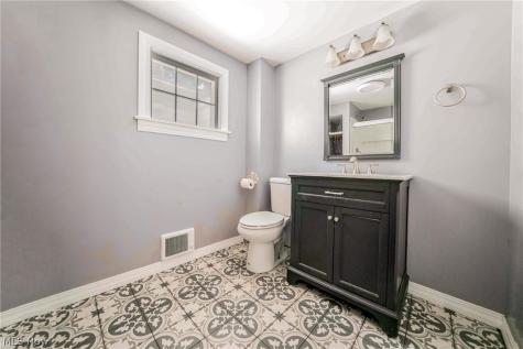 2051-2053 W 45th Street Cleveland OH 44102