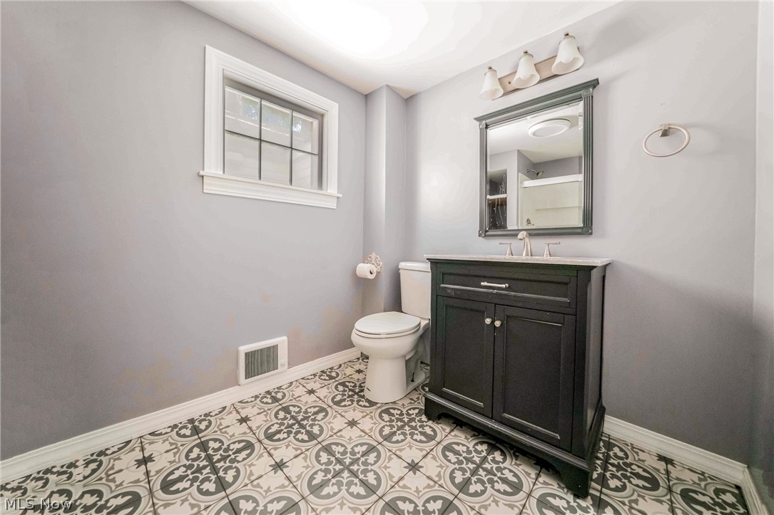 2051-2053 W 45th Street Cleveland OH 44102