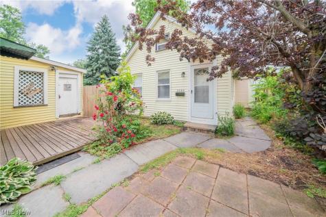 2051-2053 W 45th Street Cleveland OH 44102