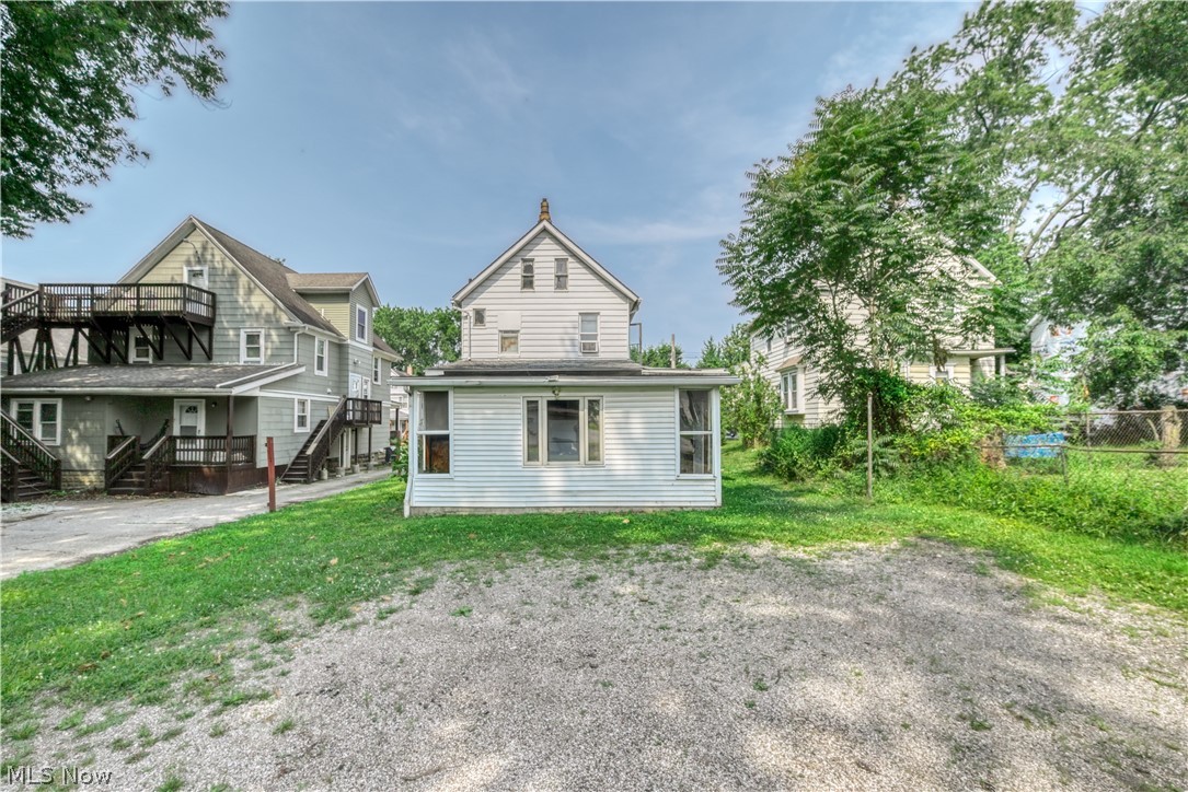 503 Sumner Street Akron OH 44304