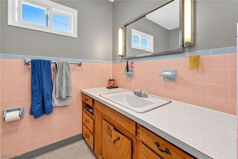 3208 Pleasant Drive Norton OH 44203