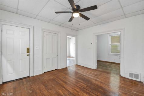 2815 Monroe Avenue Cleveland OH 44113