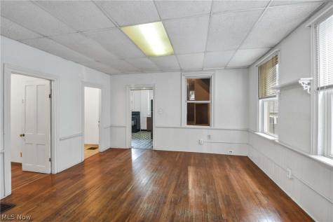2815 Monroe Avenue Cleveland OH 44113