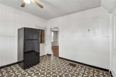 2815 Monroe Avenue Cleveland OH 44113