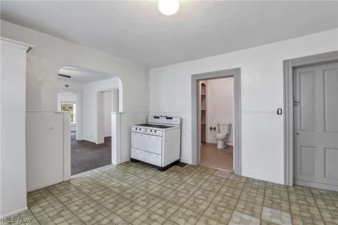 2815 Monroe Avenue Cleveland OH 44113