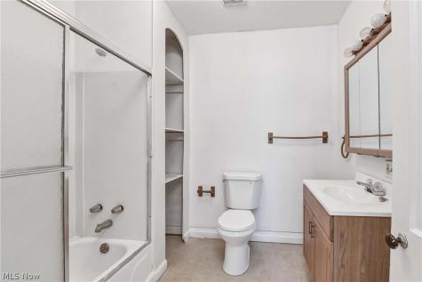 2815 Monroe Avenue Cleveland OH 44113