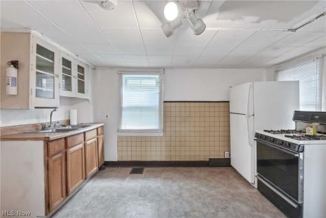 2815 Monroe Avenue Cleveland OH 44113