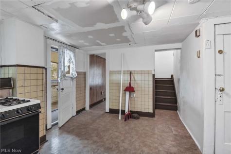 2815 Monroe Avenue Cleveland OH 44113