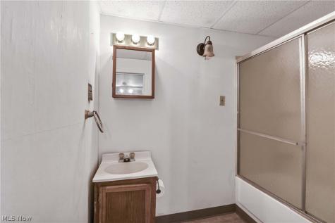 2815 Monroe Avenue Cleveland OH 44113