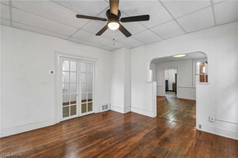 2815 Monroe Avenue Cleveland OH 44113