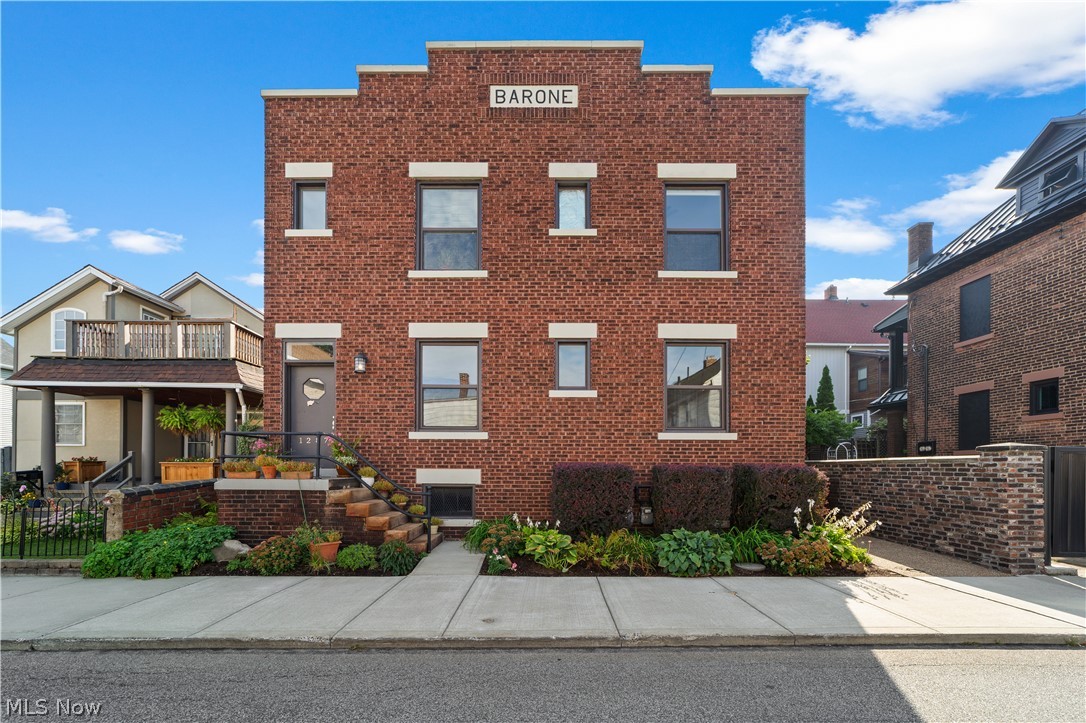1287 W 69th Street Cleveland OH 44102