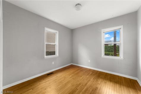 1287 W 69th Street Cleveland OH 44102
