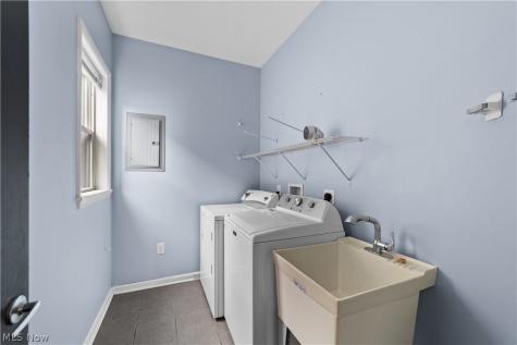 1287 W 69th Street Cleveland OH 44102