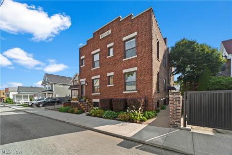 1287 W 69th Street Cleveland OH 44102