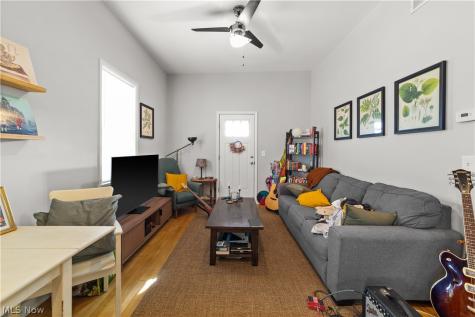 1287 W 69th Street Cleveland OH 44102