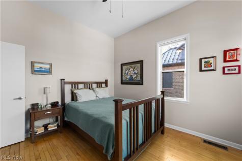 1287 W 69th Street Cleveland OH 44102