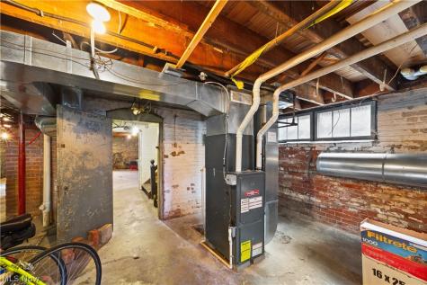 1287 W 69th Street Cleveland OH 44102